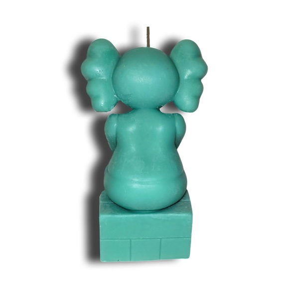 Designer Street Art Custom Hand Poured Kaws Candle - Picture 6 of 16